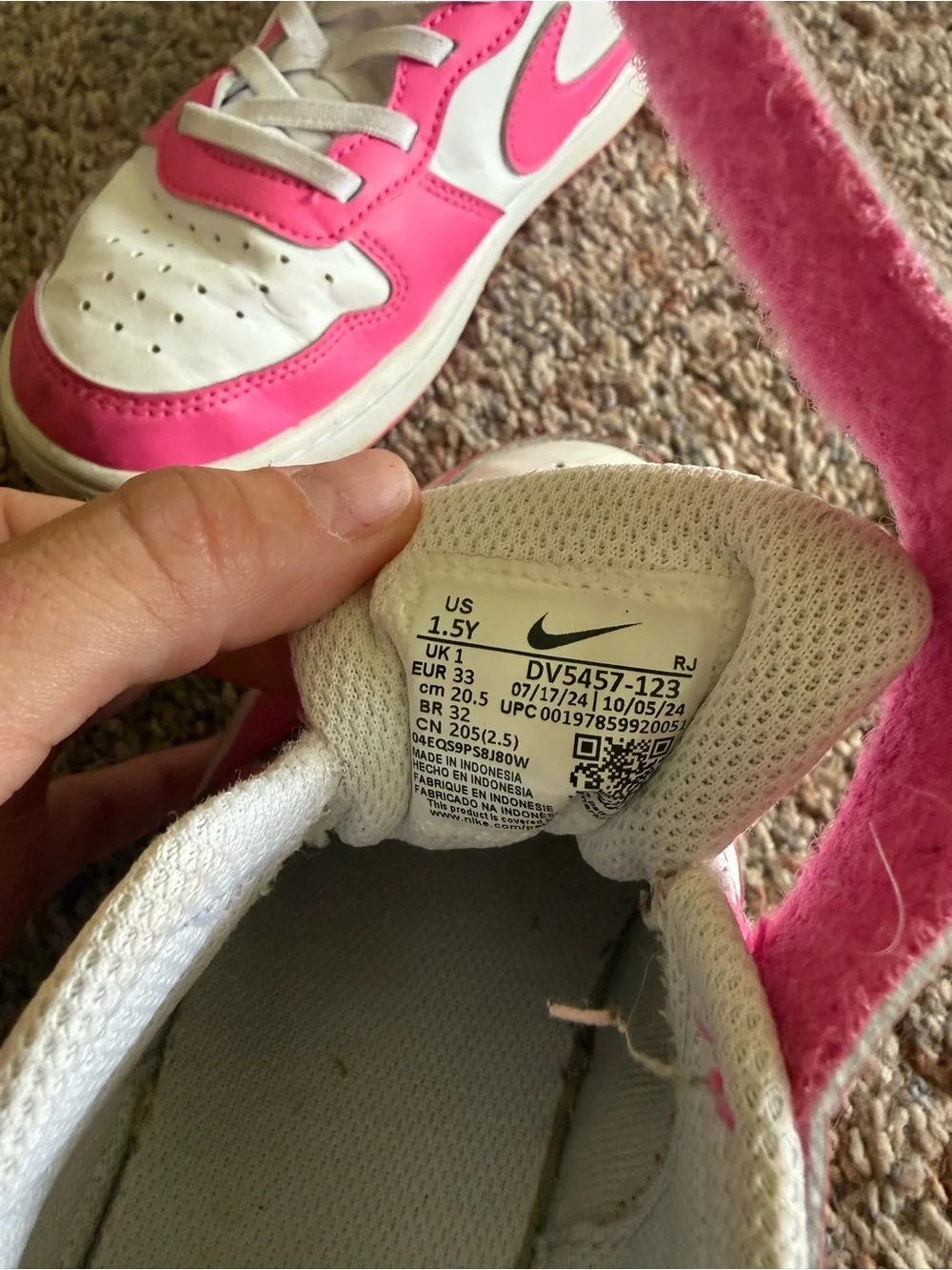 Nike Kids White and Pink Low-Top Sneakers
